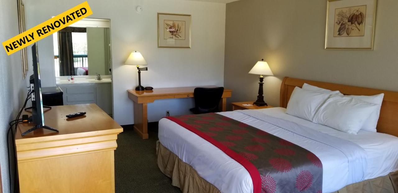 Deluxe King Room - Non-Smoking at Ramada by Wyndham & Suites Warner Robins