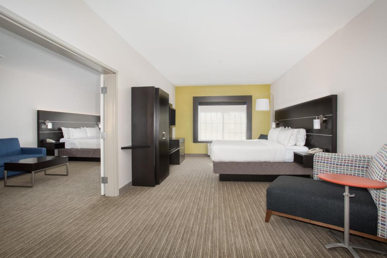 | Holiday Inn Express Hotel & Suites Fort Collins, an IHG Hotel
