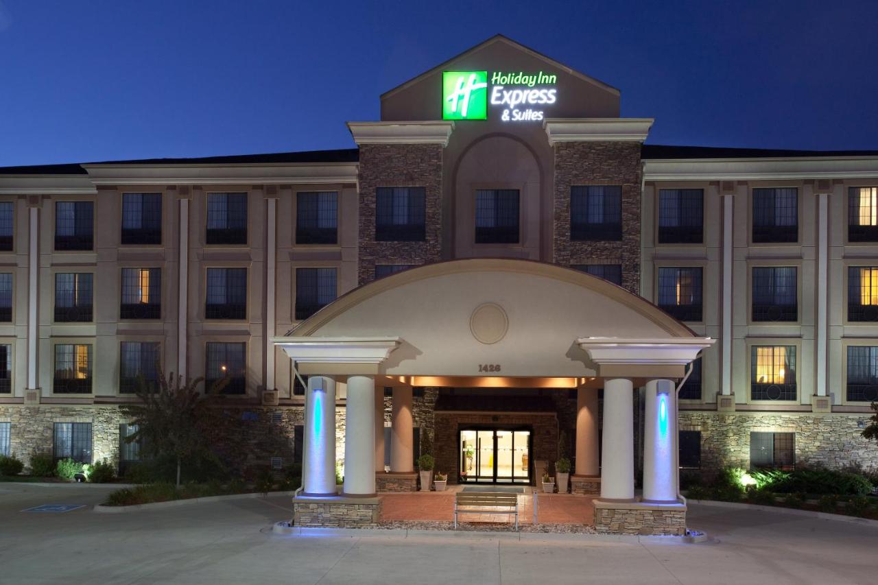 | Holiday Inn Express Hotel & Suites Fort Collins, an IHG Hotel