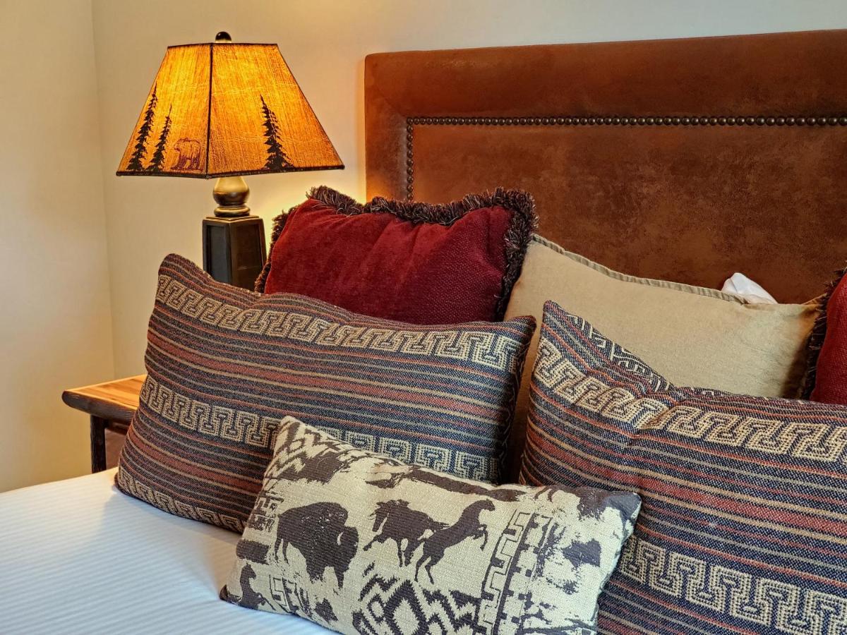 Suite with Balcony at Parkway Inn of Jackson Hole