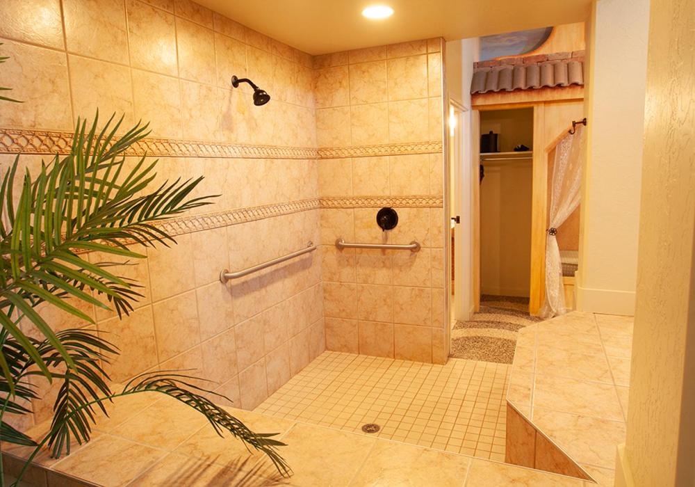 | Destinations Inn Theme Rooms