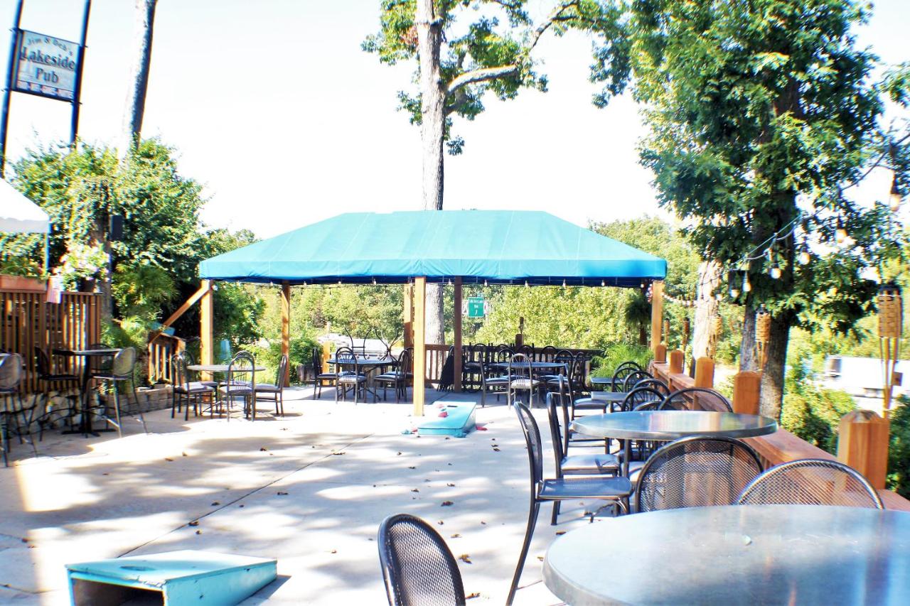 | Lakeview Inn