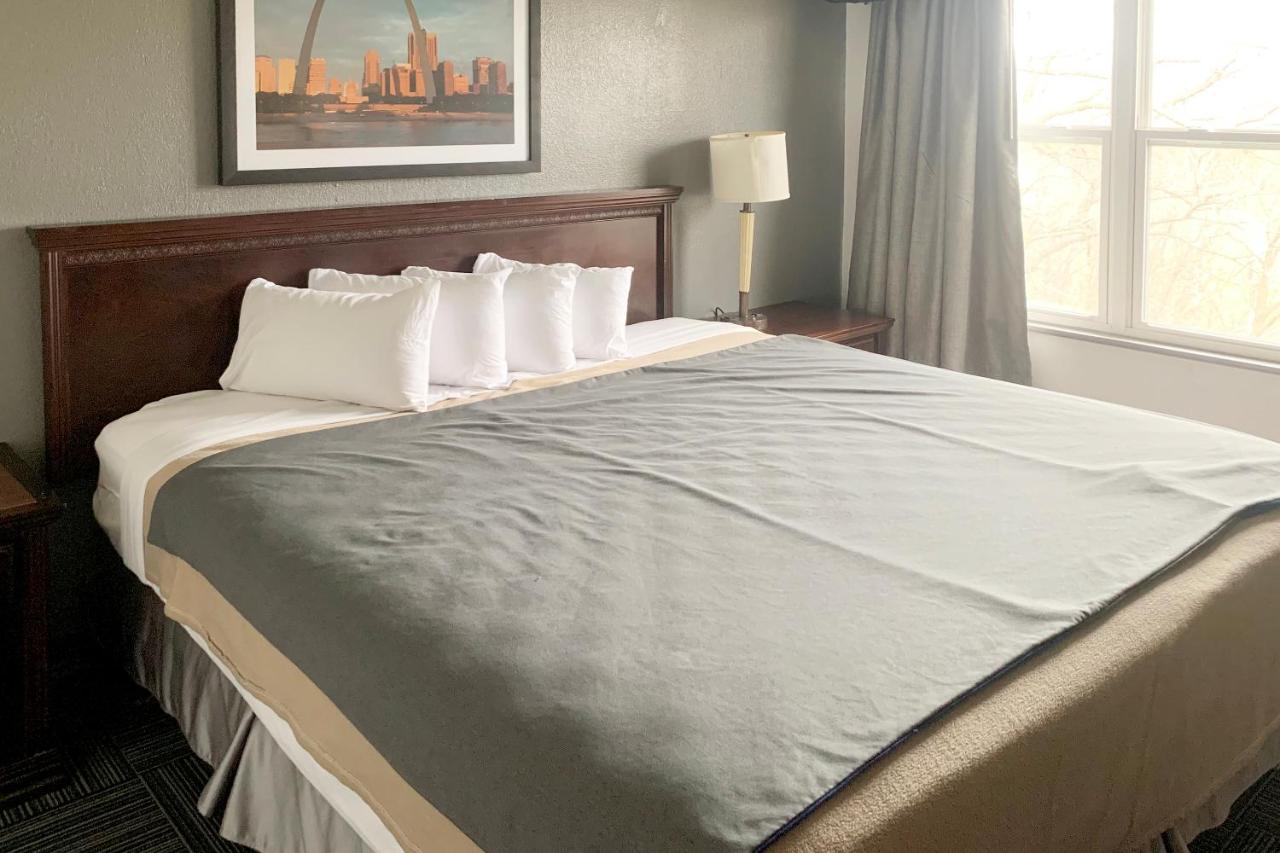 | Lakeview Inn