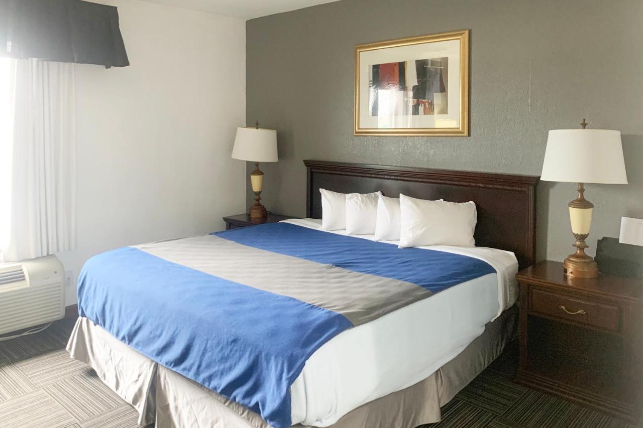 | Lakeview Inn