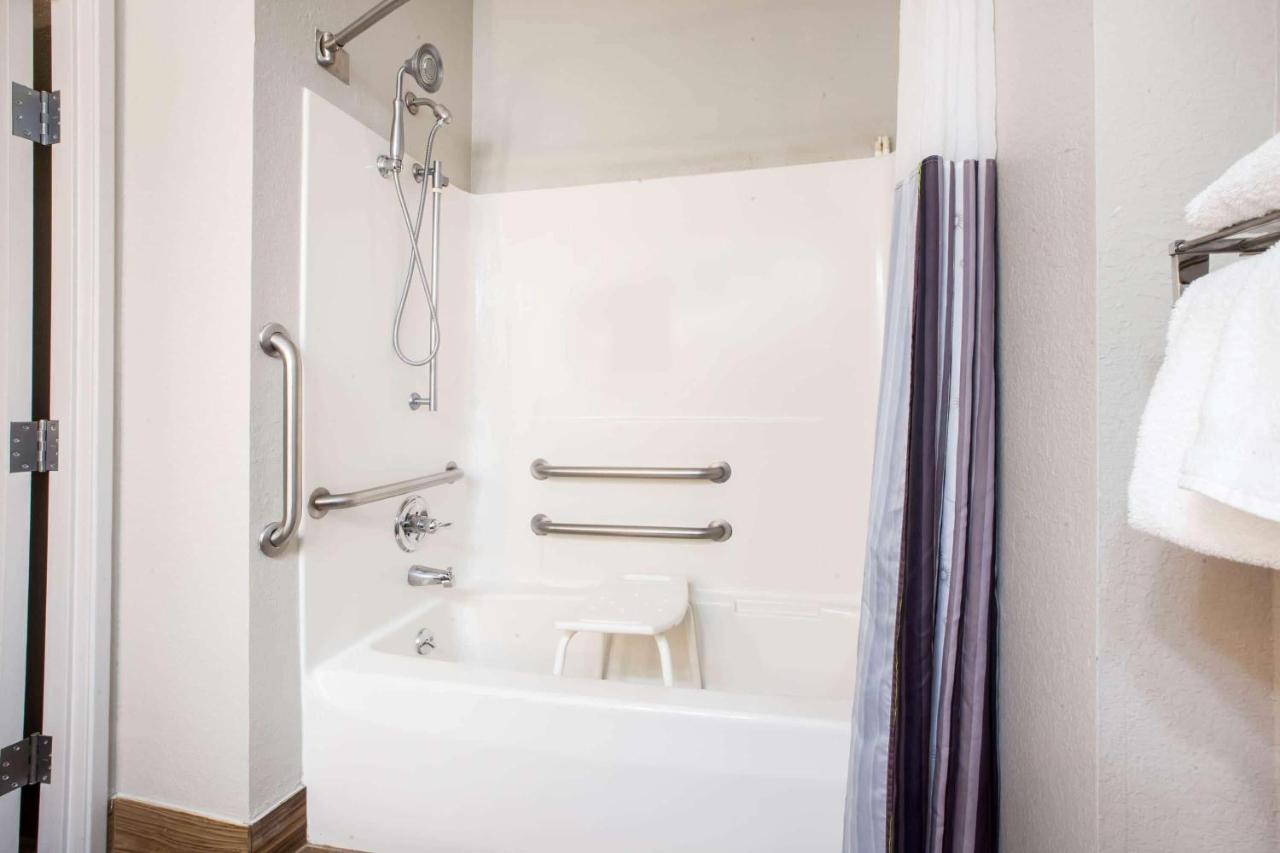 Executive King Room with Sofa Bed - Accessible at La Quinta Inn & Suites by Wyndham Elkhart