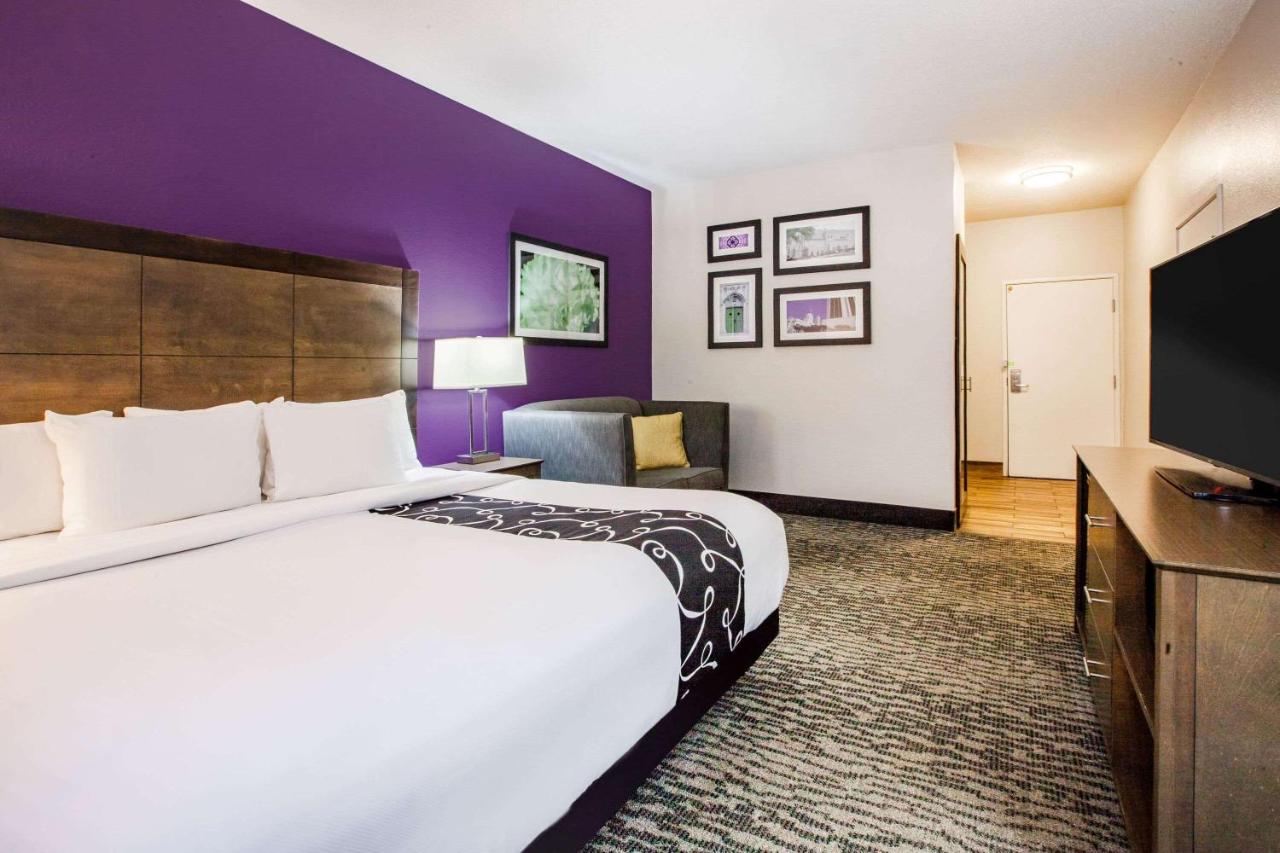Executive King Room with Sofa Bed - Accessible at La Quinta Inn & Suites by Wyndham Elkhart