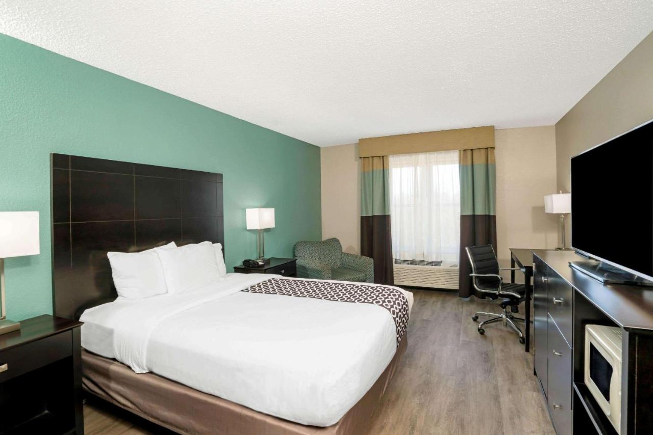 Queen Room - Non-Smoking at La Quinta Inn & Suites by Wyndham Lebanon