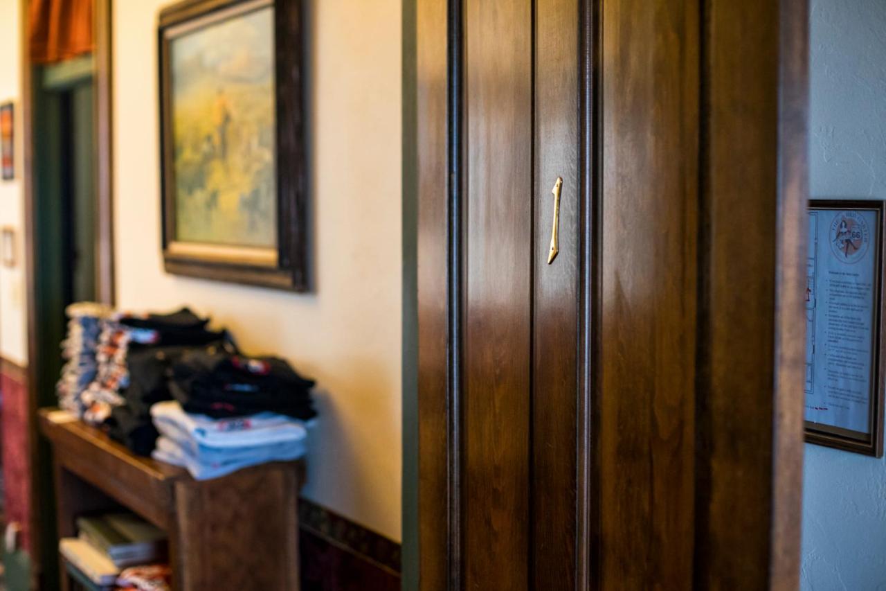 | Red Garter Inn
