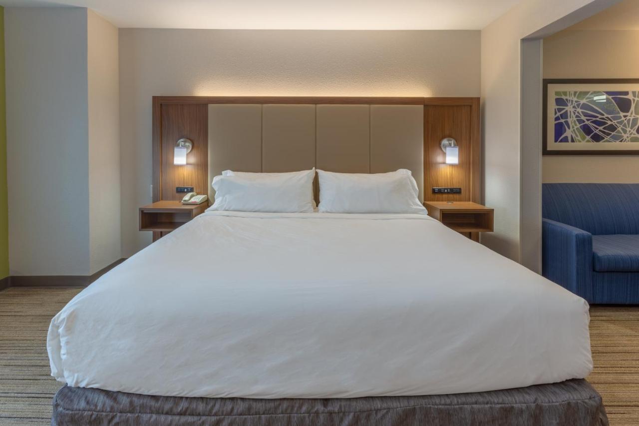 Suite with Mobility Accessible Tub - Non-Smoking at Holiday Inn Express Indianapolis - Southeast by IHG