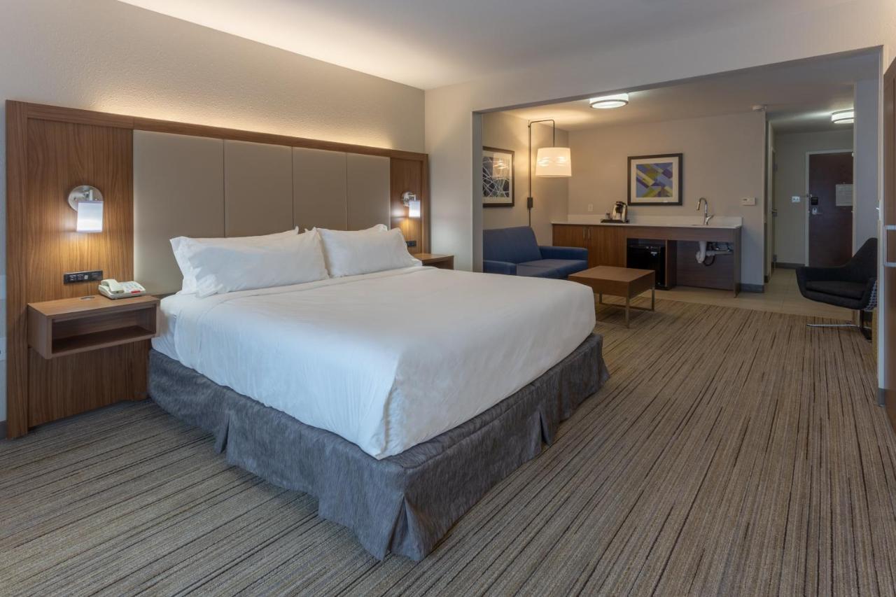 Suite with Mobility Accessible Tub - Non-Smoking at Holiday Inn Express Indianapolis - Southeast by IHG