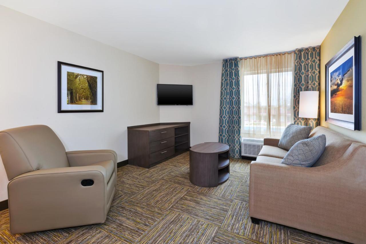 One-Bedroom Queen Suite -Non-Smoking at Candlewood Suites Louisville - NE Downtown Area by IHG