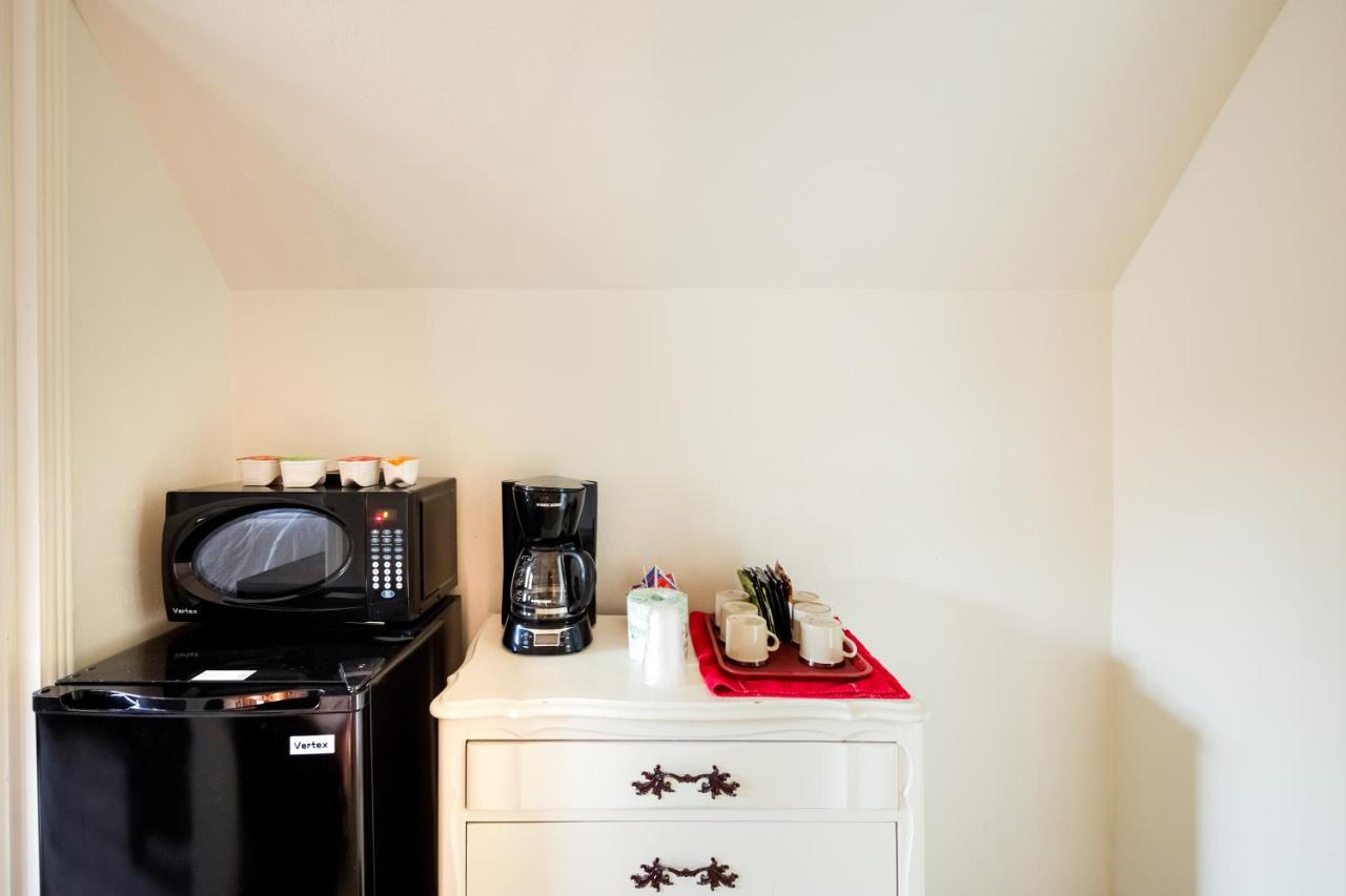 Sleepy Nest Suite - Pet-Friendly at Sleepy Hollow Cabins and Hotel