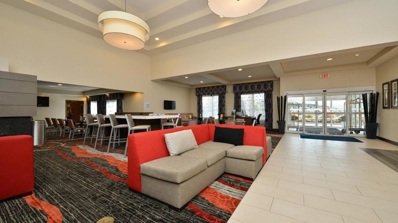 | Holiday Inn Express Boston/Milford Hotel, an IHG Hotel