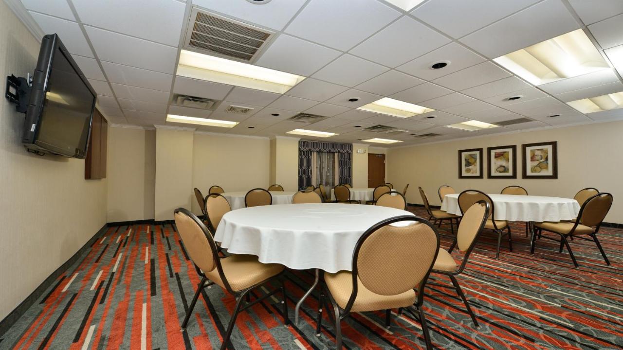 | Holiday Inn Express Boston/Milford Hotel, an IHG Hotel