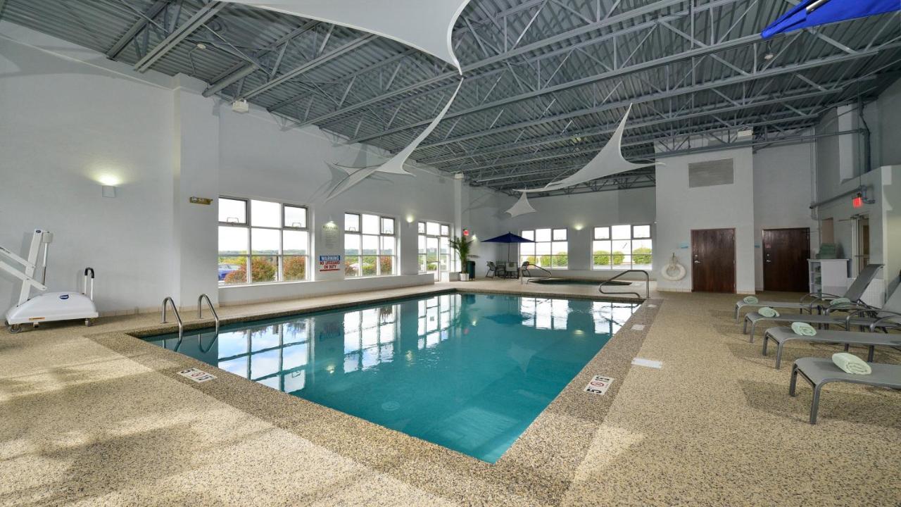 | Holiday Inn Express Boston/Milford Hotel, an IHG Hotel