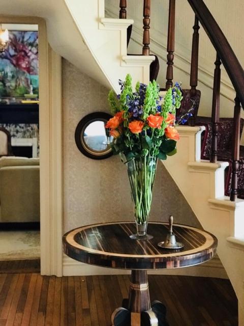 | Elmwood 1820 Bed & Breakfast Inn