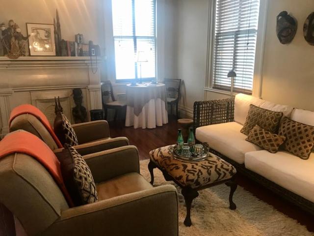 | Elmwood 1820 Bed & Breakfast Inn