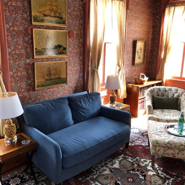 | Elmwood 1820 Bed & Breakfast Inn