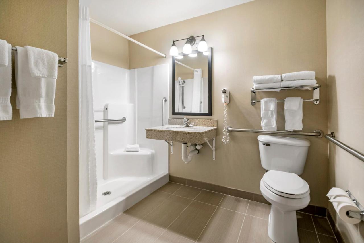 Queen Suite with Two Queen Beds - Accessible/Non-Smoking at Comfort Suites at Par 4 Resort