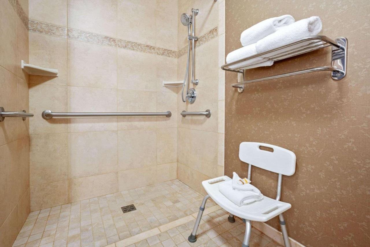 King Room - Mobility Access/Non-Smoking at La Quinta Inn & Suites by Wyndham Boise Towne Square