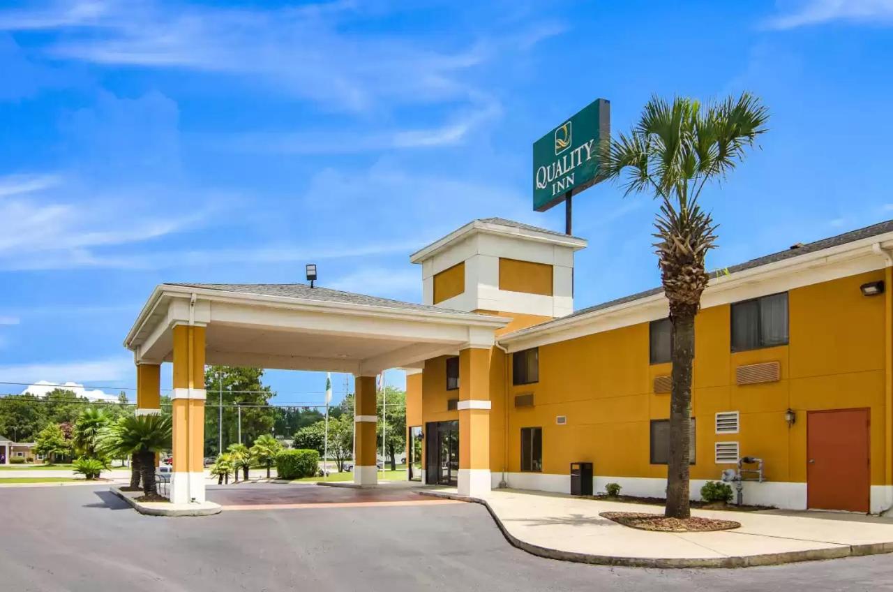 | Quality Inn Saraland