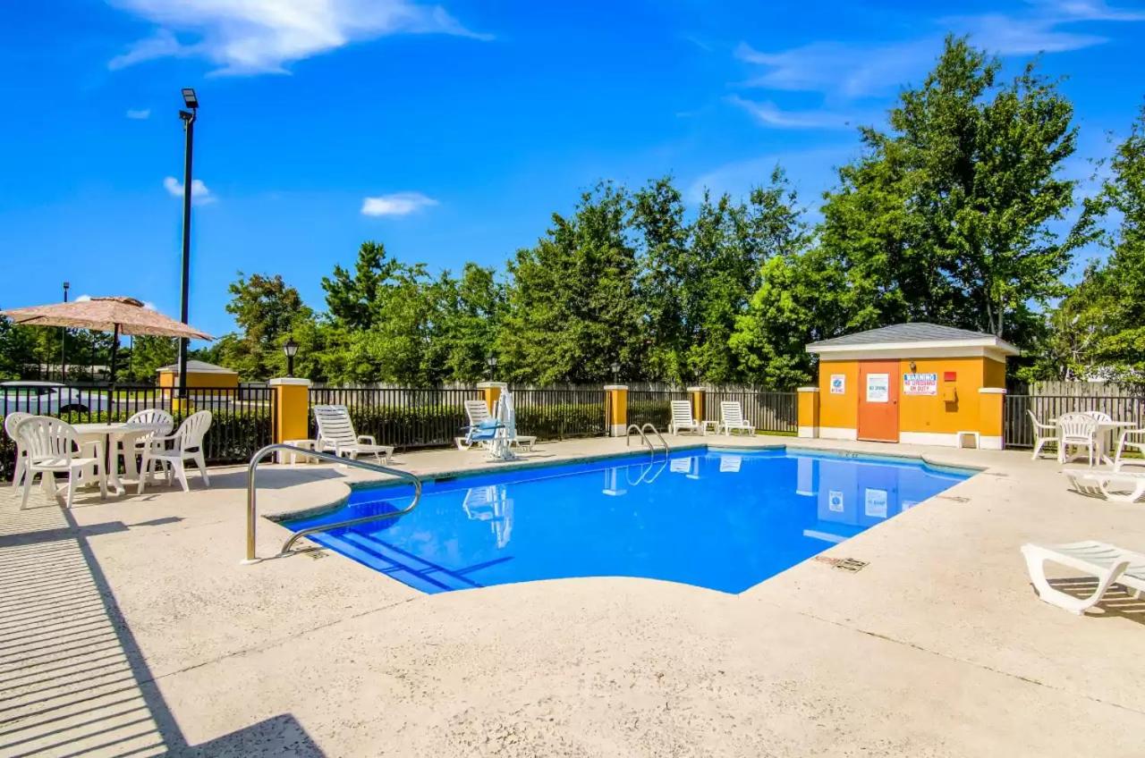 | Quality Inn Saraland