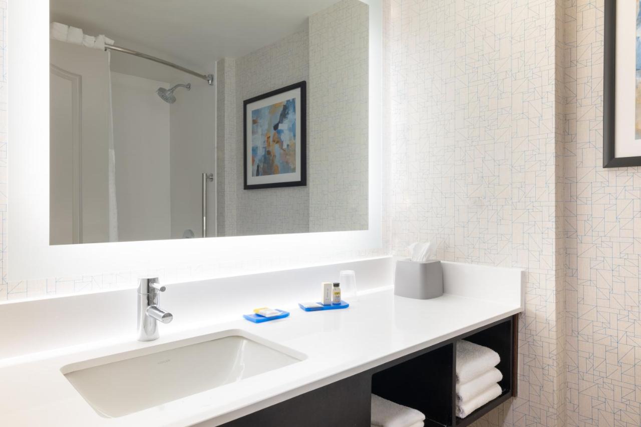 Queen Room at Holiday Inn Express & Suites Boston - Cambridge by IHG