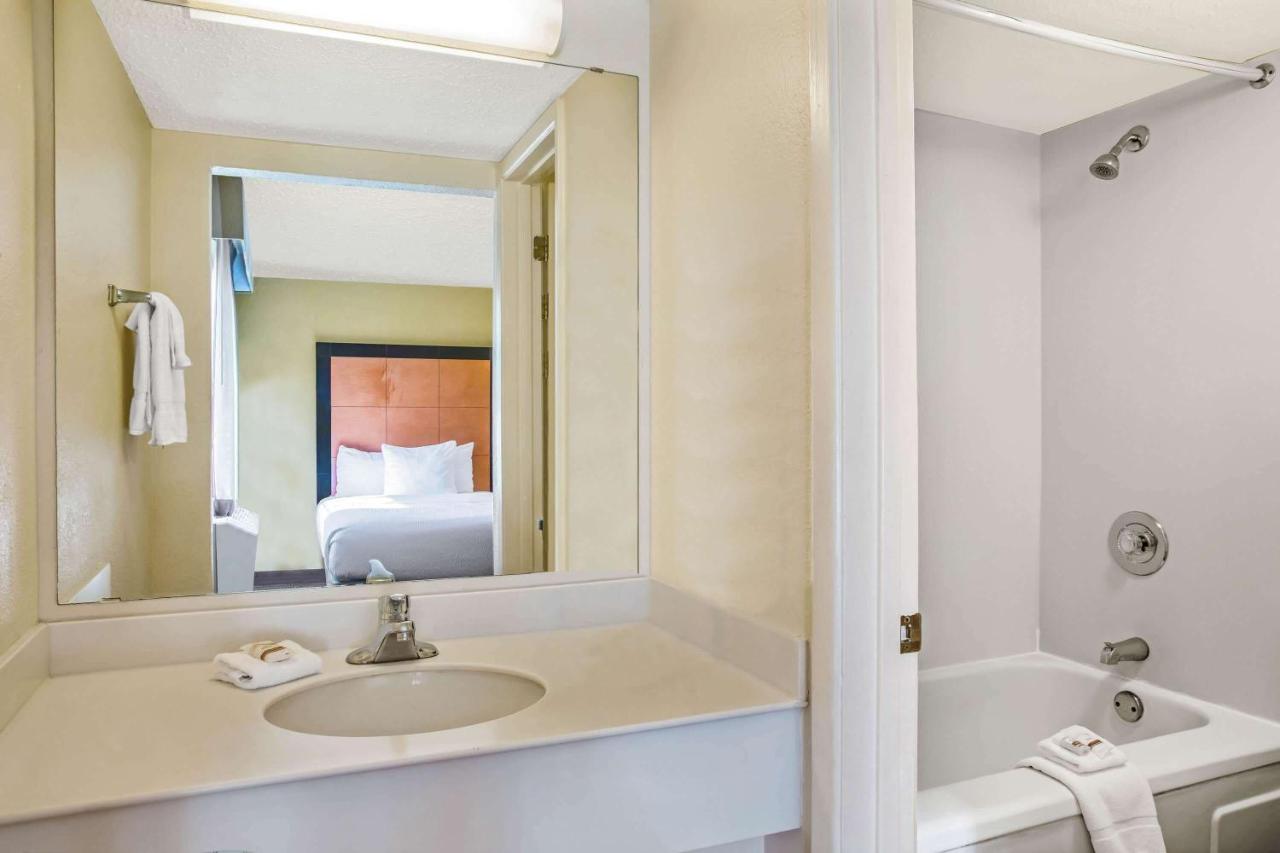 Deluxe Double Room (2 Adults + 1 Child) at La Quinta Inn by Wyndham Killeen - Fort Hood