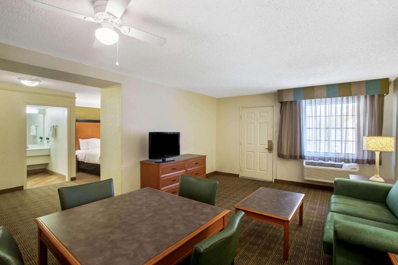 Deluxe King Suite - Non-Smoking at La Quinta Inn by Wyndham Killeen - Fort Hood