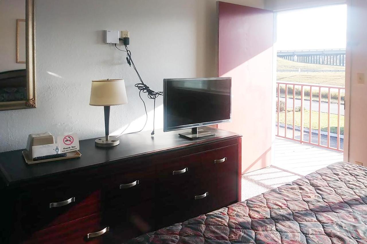  | Port City Motel