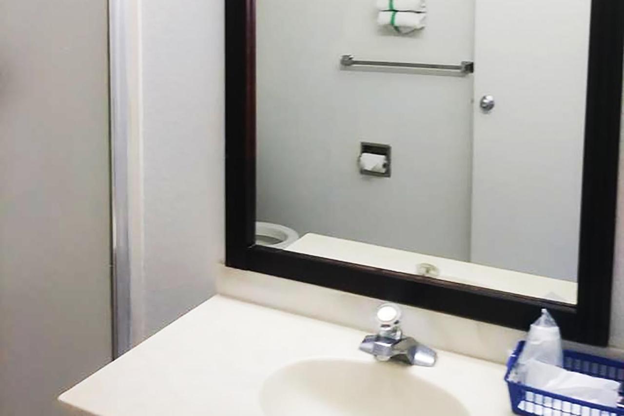  | Port City Motel