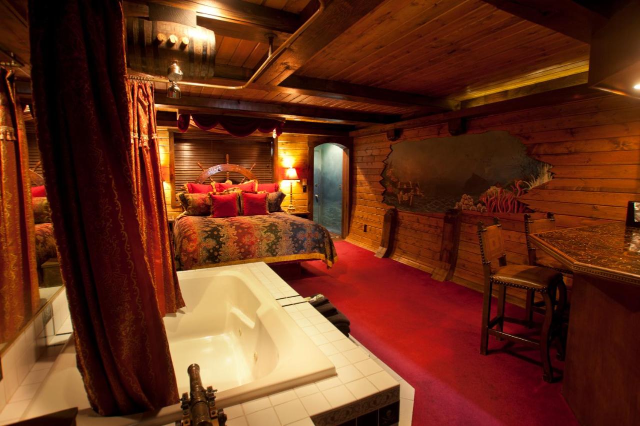  | Black Swan Inn Luxurious Theme Rooms