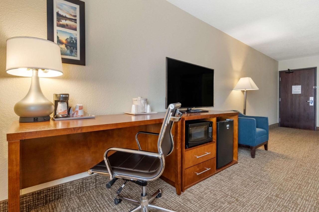 Queen Room with Two Queen Beds - Non-Smoking at Comfort Inn & Suites South Hill I-85