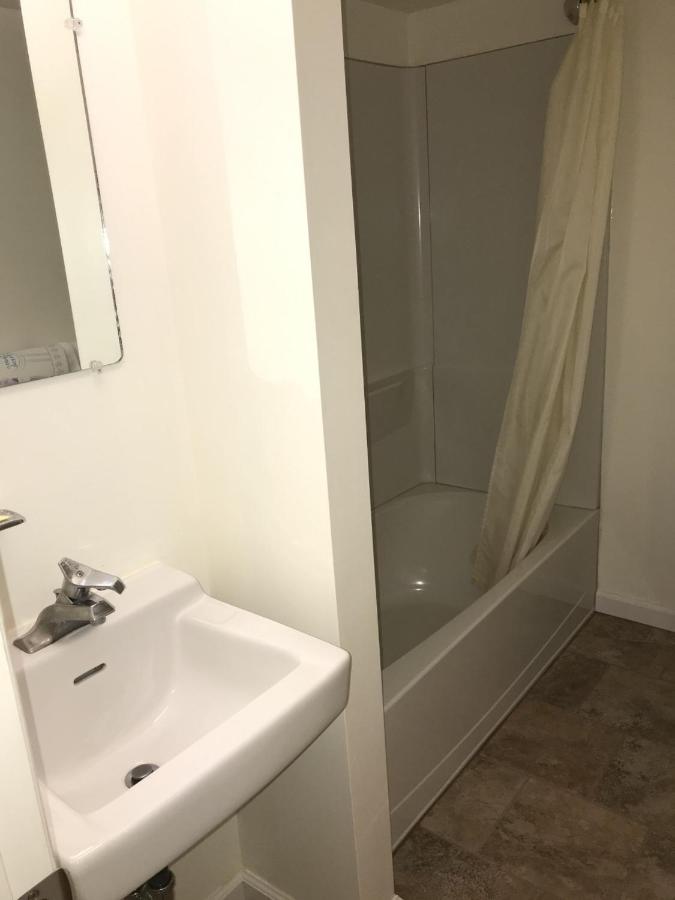 | Express Inn