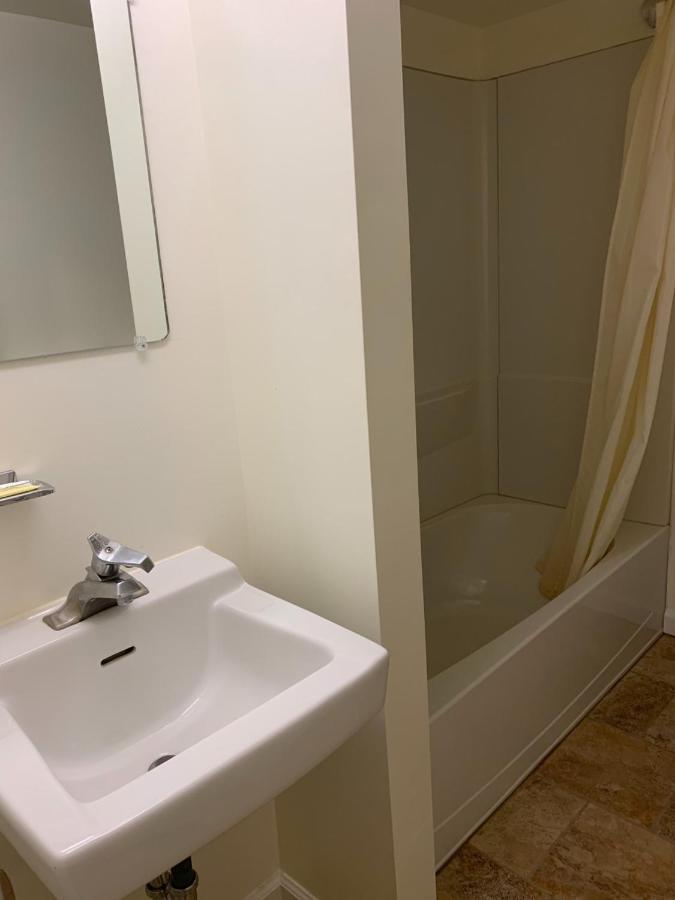 | Express Inn