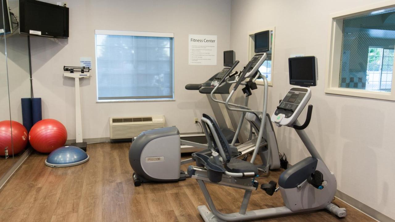 | Holiday Inn Express & Suites Cheney, an IHG Hotel
