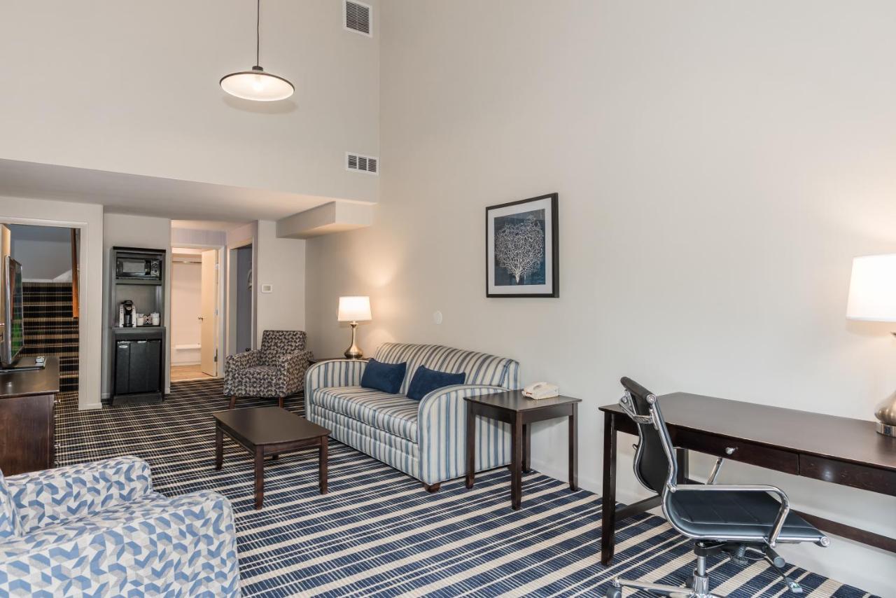 | Rockport Inn and Suites