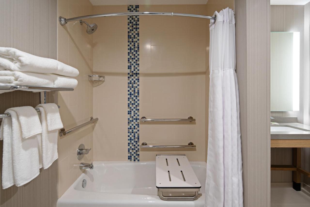 King Room - Disability Access at Hyatt Place Bakersfield