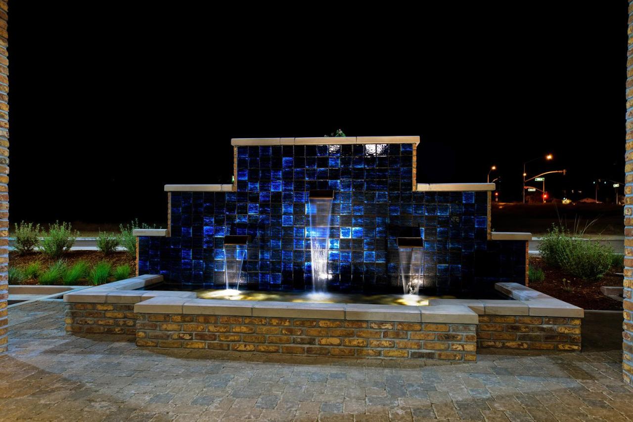 | Oxford Suites Paso Robles