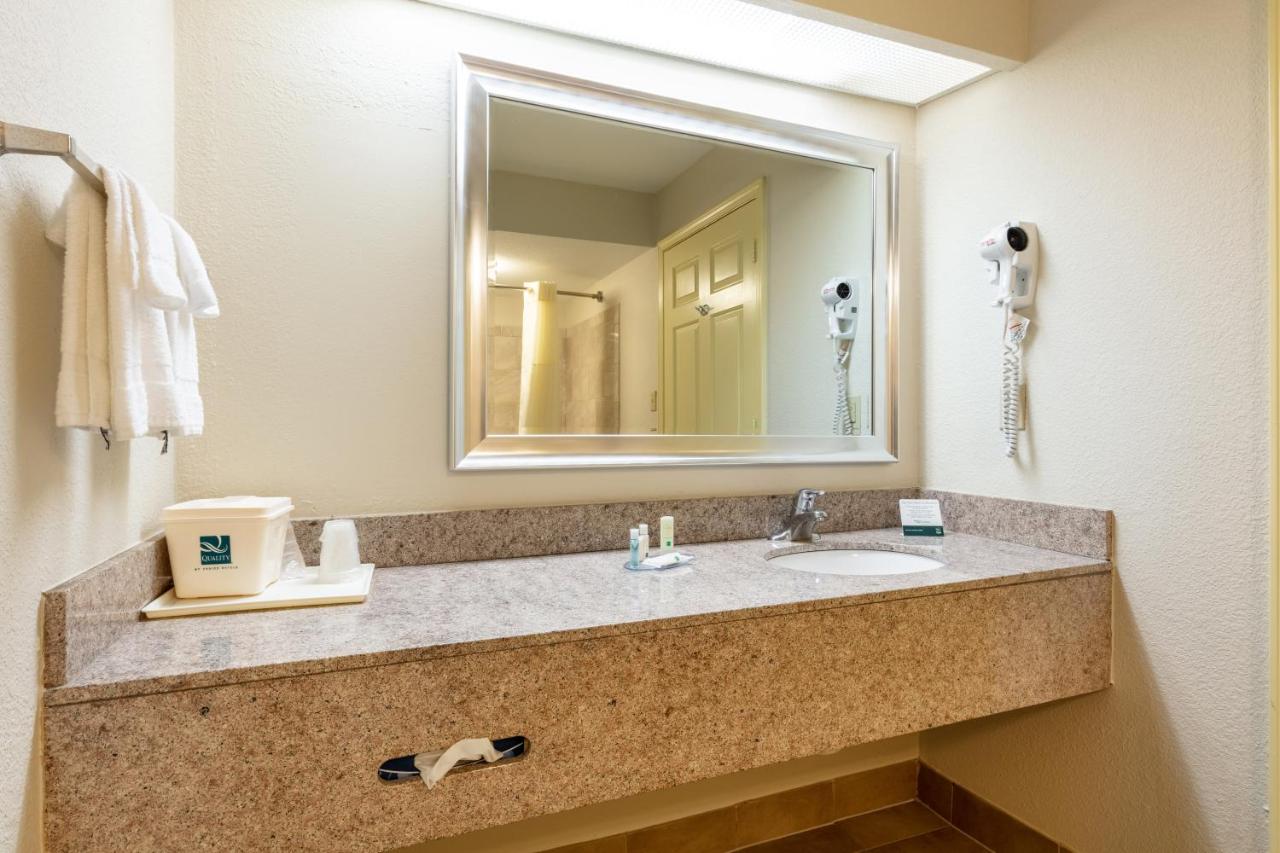 King Room - Accessible/Non-Smoking at Quality Inn Southaven - Memphis South