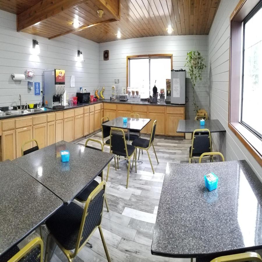 | Adams Inn and Suites