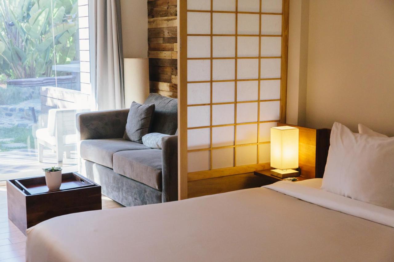 | Inn at Moonlight Beach