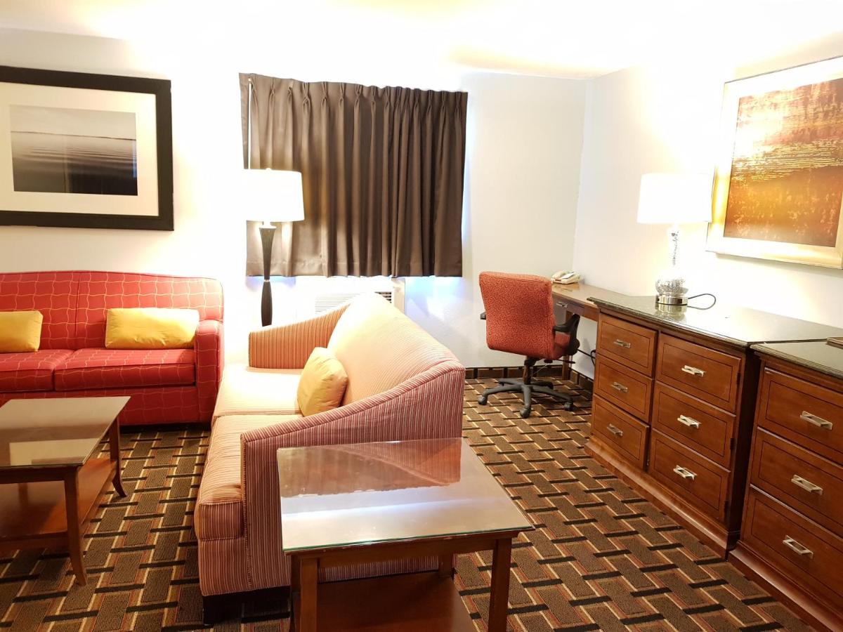 | Le Mars Inn and Suites