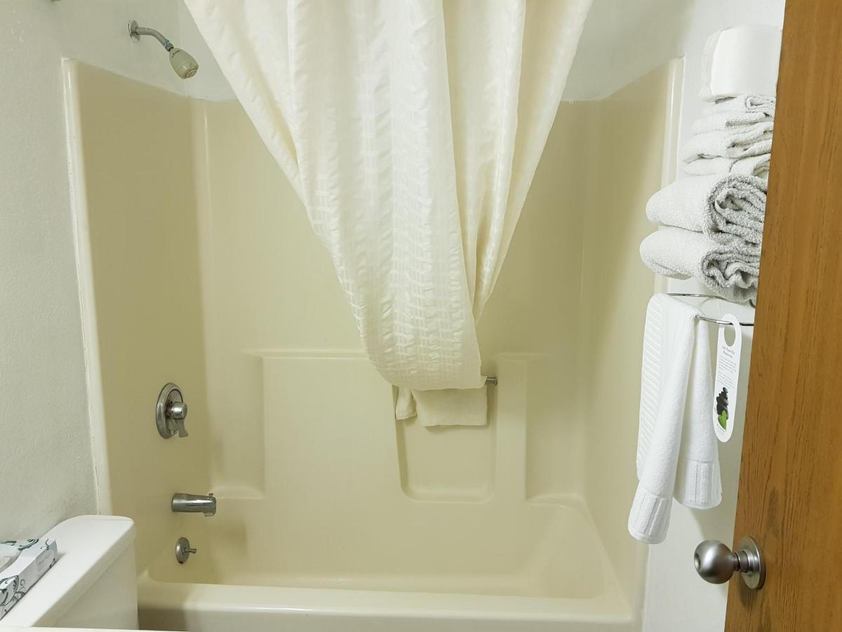 | Le Mars Inn and Suites