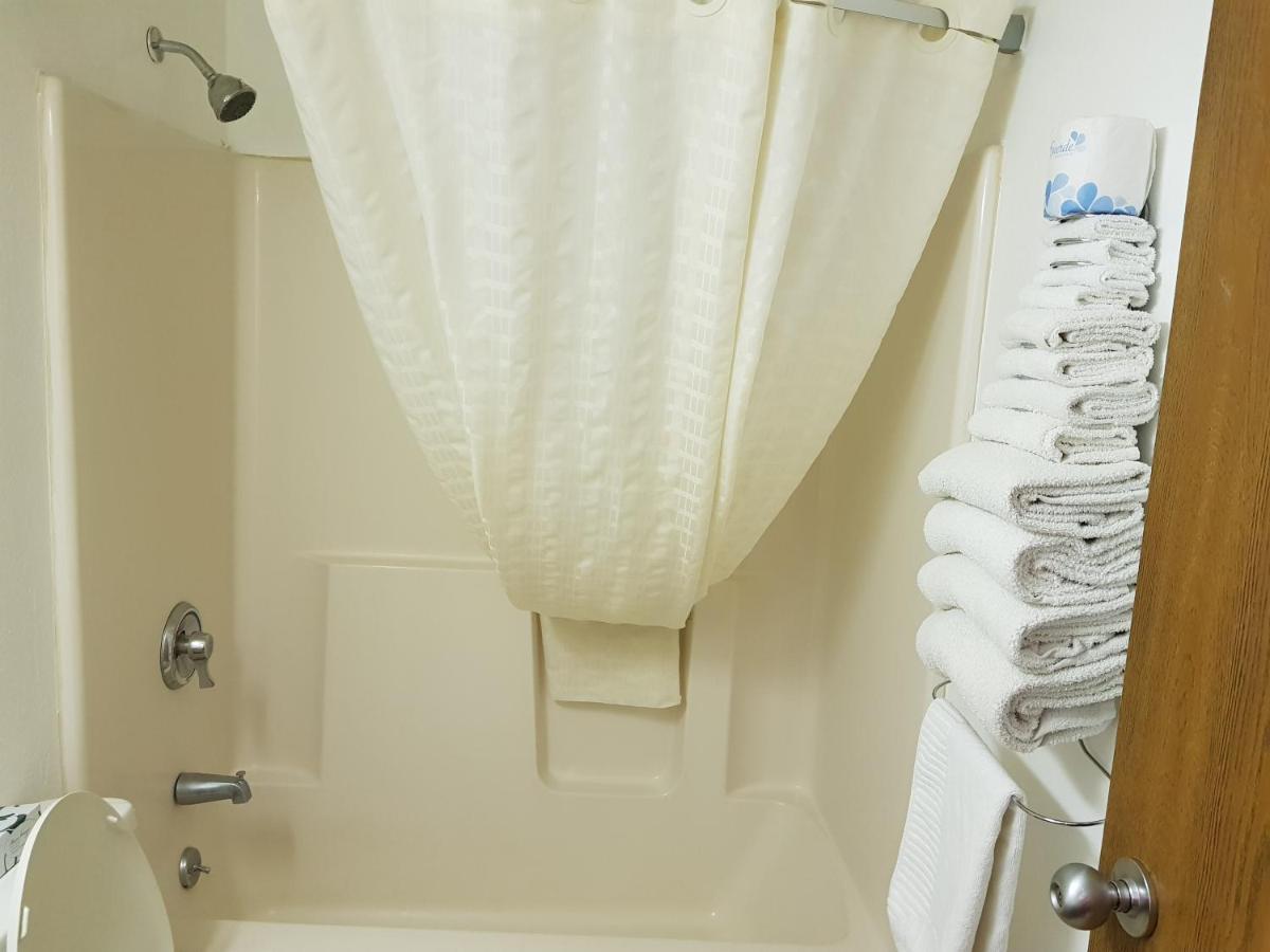 | Le Mars Inn and Suites
