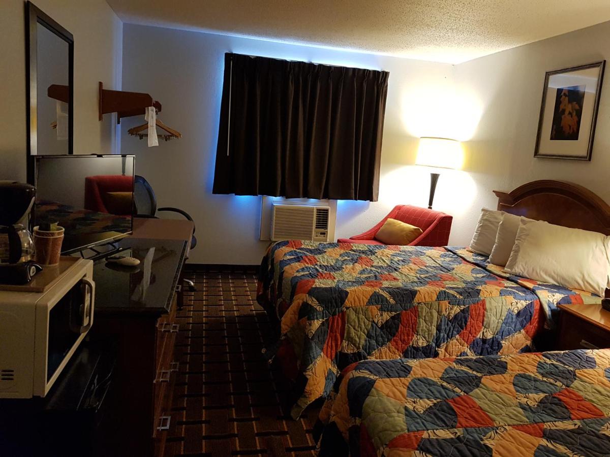| Le Mars Inn and Suites