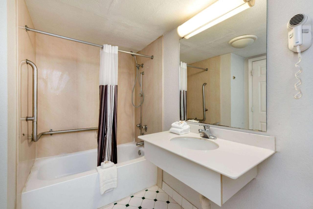 | La Quinta Inn by Wyndham Bossier City