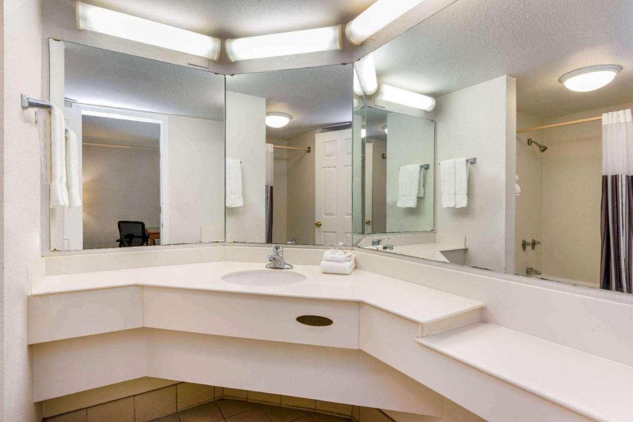| La Quinta Inn by Wyndham Bossier City