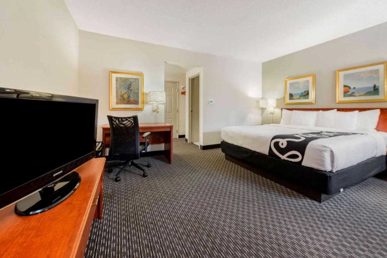 Executive King Room at La Quinta Inn by Wyndham Ft. Lauderdale Tamarac East
