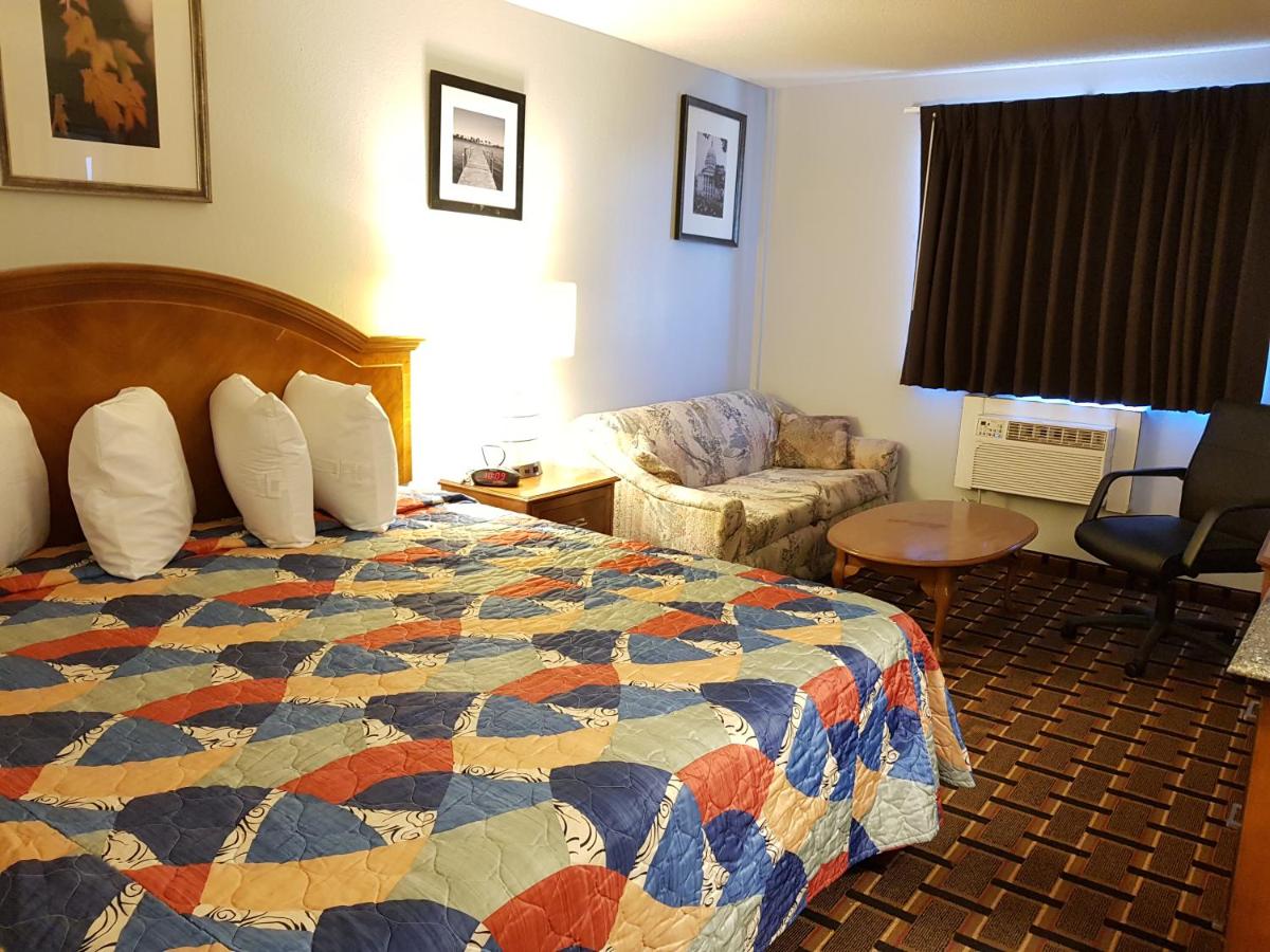 | Le Mars Inn and Suites